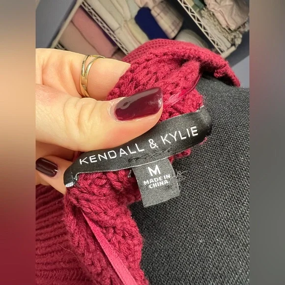 Red lace up knit sweater - Picture 4 of 4